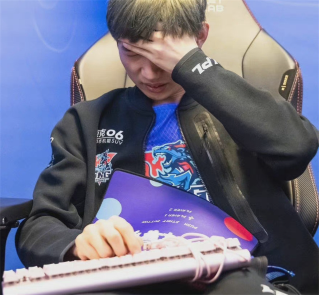 今夜夏洛特黄蜂队长鼓劲——法甲节点到来,质疑声仍在,轮换策略成焦点(夏洛特对线狂铁) 今夜夏洛特黄蜂队长鼓劲——法甲节点到来,质疑声仍在,轮换策略成焦点(夏洛特对线狂铁)