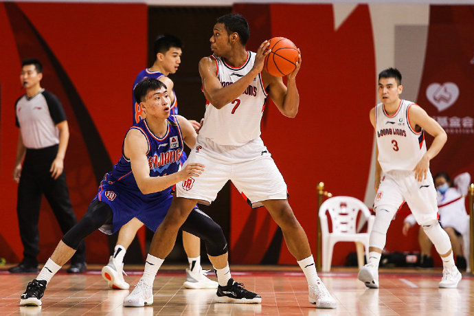 今夜夏洛特黄蜂队长鼓劲——法甲节点到来,质疑声仍在,轮换策略成焦点(夏洛特对线狂铁) 今夜夏洛特黄蜂队长鼓劲——法甲节点到来,质疑声仍在,轮换策略成焦点(夏洛特对线狂铁)