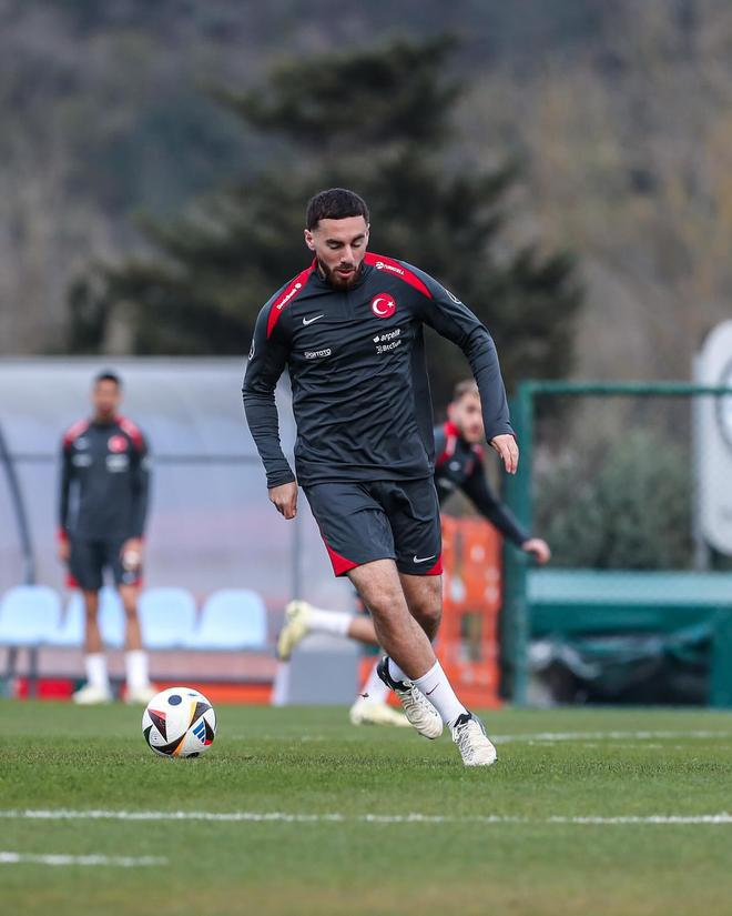 荷甲赛程吃紧;曼联赛前门线救险;底气十足;资深球员宣示担当(荷甲最新赛事) 荷甲赛程吃紧;曼联赛前门线救险;底气十足;资深球员宣示担当(荷甲最新赛事)